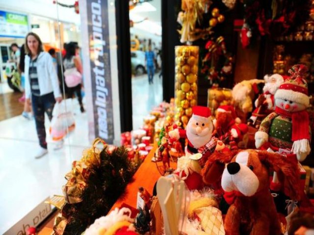 Vendas de Natal devem crescer 7% na regio, diz Sincovat