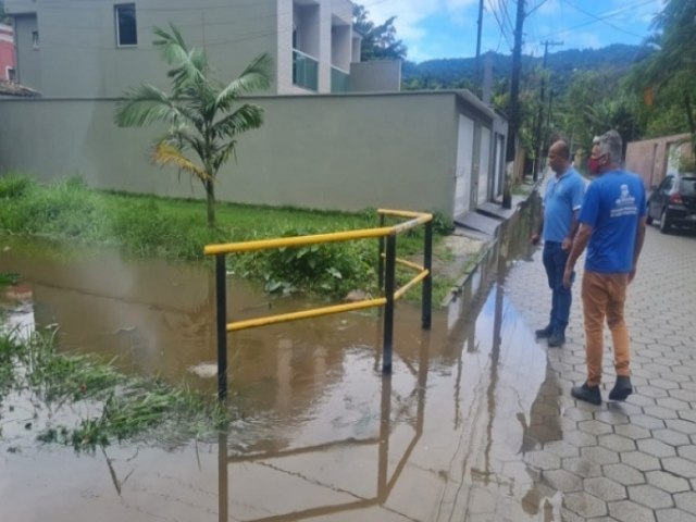 Chuva causa alagamentos em So Sebastio; Defesa Civil mantm estado de ateno