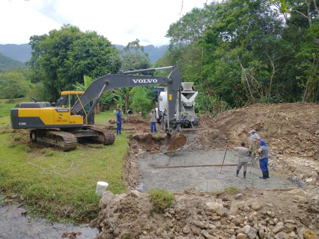 Construo de ponte ir eliminar transtornos nos perodos de chuva para moradores do Ribeiro Grande, em Pinda