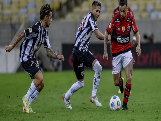 Fluminense fura o olho do Vasco e contrata jogador do Atltico-MG