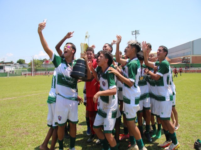 Pinda  campe Sub 14 de futebol no Pinda Cup