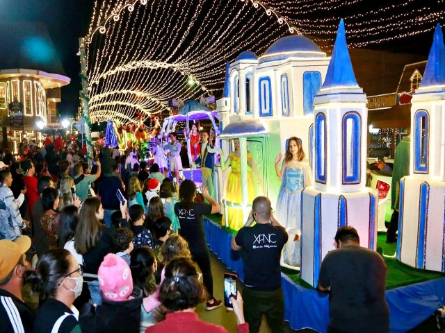 Santo Antnio do Pinhal promove Parada de Natal