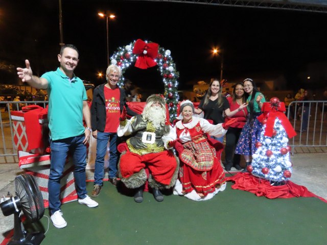 Papai Noel arrasta multido no Araretama e far visita ao Mercado Municipal de Pinda