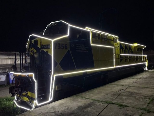 Trem iluminado da MRS faz parada no Natal Encantado de Pindamonhangaba