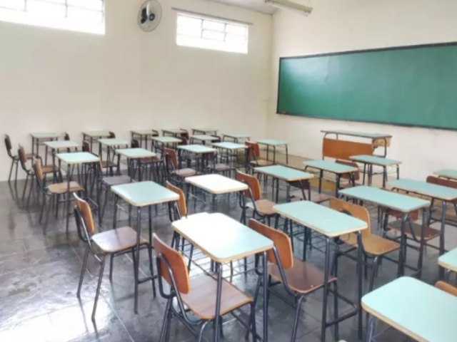 Com problemas nas licitaes, Taubat no deve ter uniforme e material na volta s aulas