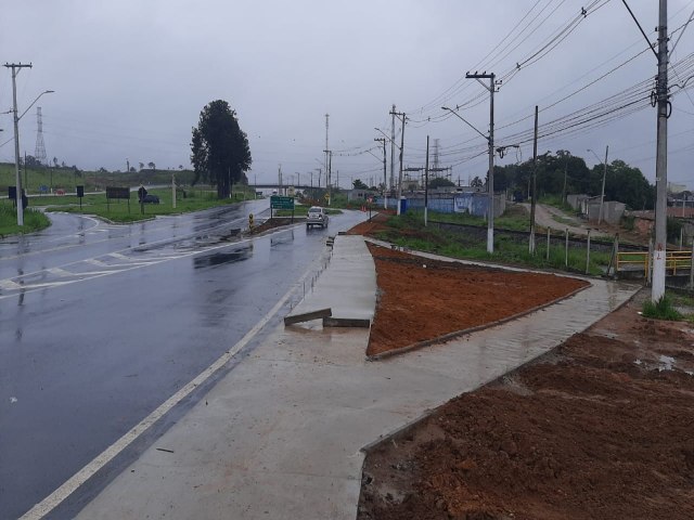 Obras de zeladoria esto acontecendo no trevo de acesso a Trememb