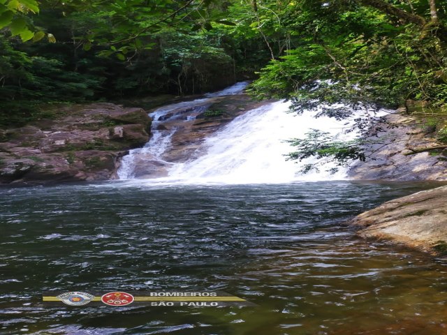 Homem morre aps se afogar em cachoeira em So Sebastio