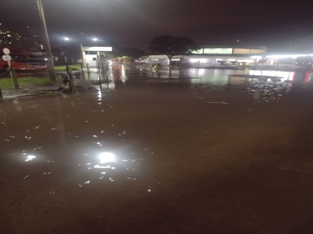 Forte temporal alaga rodoviria e 46 casas em bairros de So Jos dos Campos