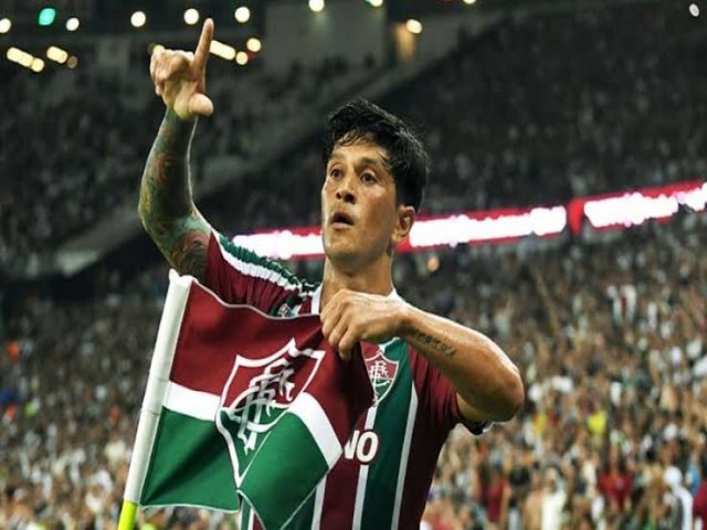 Fluminense vence o Vasco no Maracan com direito a gol de Cano do meio-campo