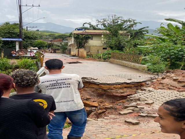 Temporal volta a alagar ruas de Bananal e prefeitura decreta estado de emergncia