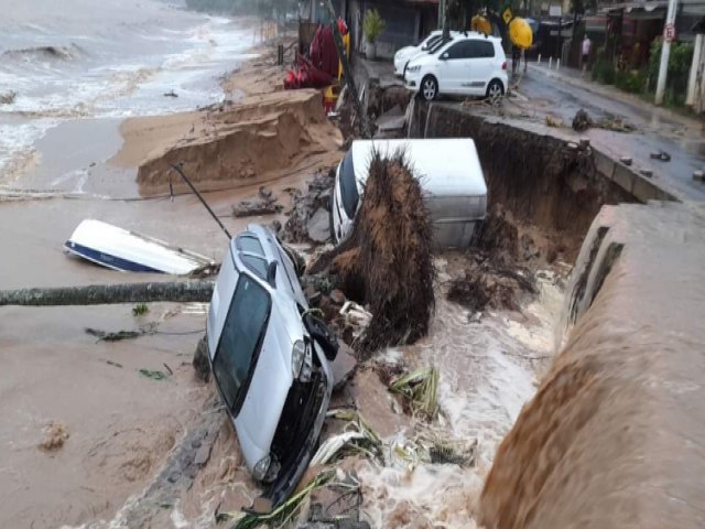 Fortes chuvas cancela carnaval de Ilhabela e interrompe abastecimento de gua