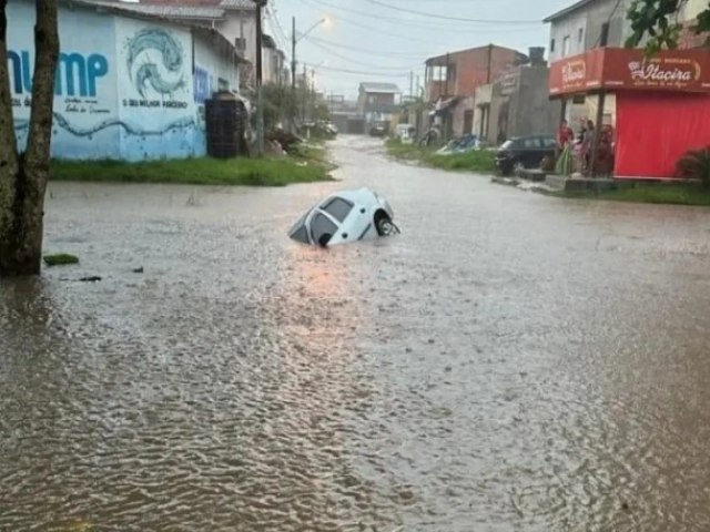 SP e RJ: mais de 600 mm acumulados em 24h e h alertas de mais chuva