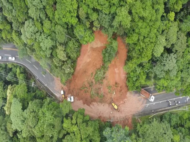 Rodovias do litoral de SP seguem com interdies parciais e totais; veja os pontos de bloqueio