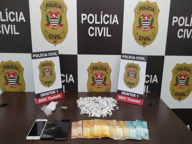 Polcia Civil identifica autores que exibiram arma no Carnaval de Pinda e apreende 197 pinos de cocana