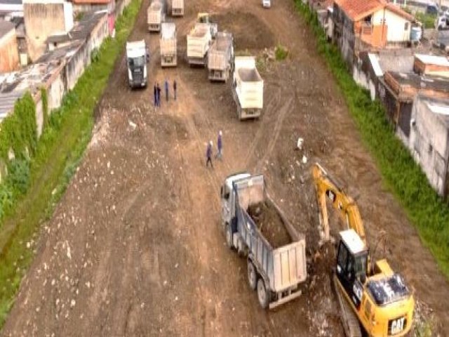 So Sebastio inicia terraplenagem para construo de casas s vtimas das chuvas