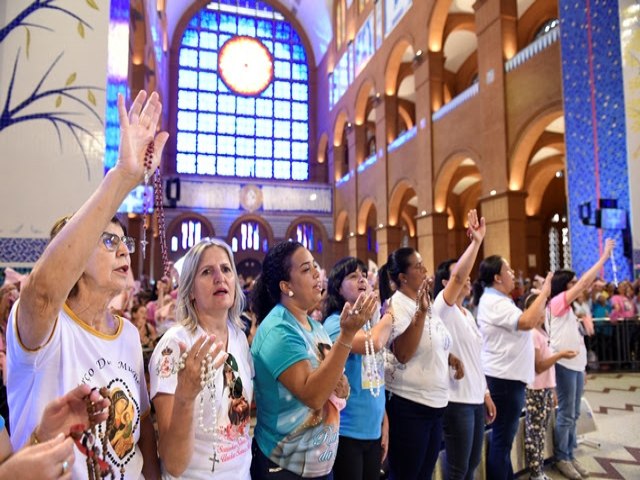 Santurio Nacional tem Romaria do Tero das Mulheres neste fim de semana