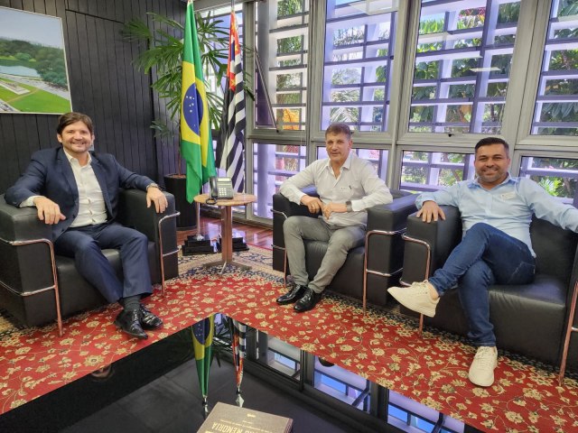 Prefeito de Pinda e Secretrio de Esportes participam de evento com o Governador e so recebidos pelo Presidente da ALESP