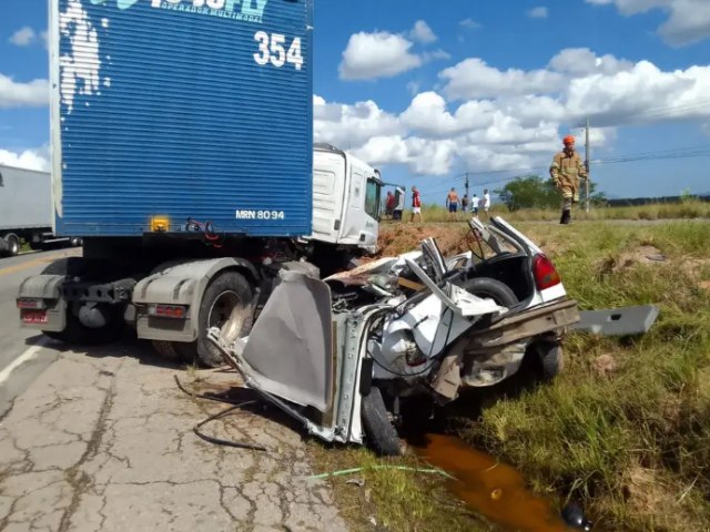 Carreta envolvida em acidente que matou sete pessoas em Guapimirim estava com tacgrafo fora da validade