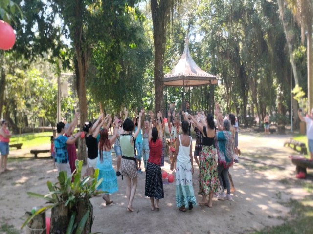 Domingo no bosque, em Pindamonhangaba,  opo durante todo o dia 