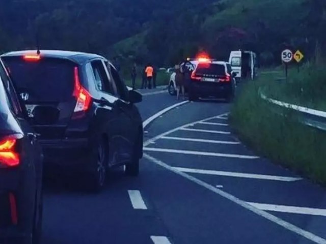 Trs pessoas morrem aps coliso entre duas motos em rodovia no Vale