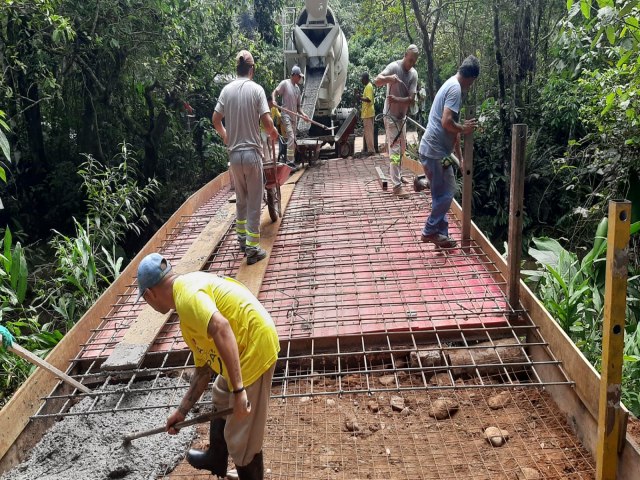 Prefeitura de Pinda finaliza obras em ponte no Ribeiro Grande e trfego ser liberado dia 27