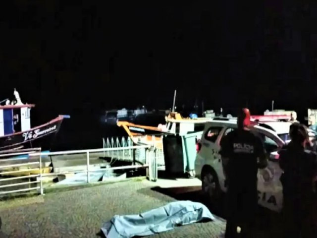 Naufrgio de barco com 12 turistas deixa 1 morto e 2 desaparecidos em Bertioga