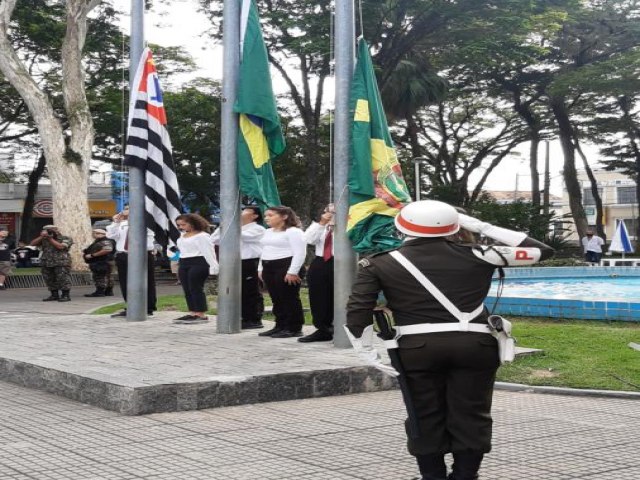 Aniversrio de Caapava  comemorado com Ato Cvico e Desfile no dia 14 de Abril