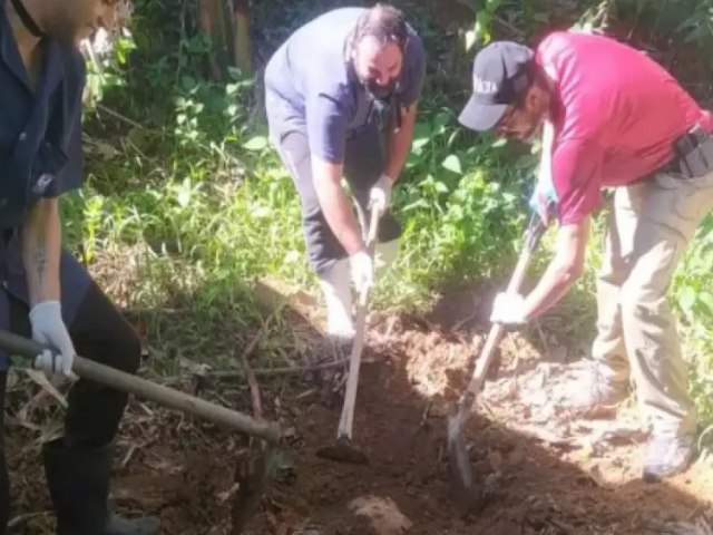 Homem confessa assassinato e local que enterrou vtima durante terapia em Ubatuba