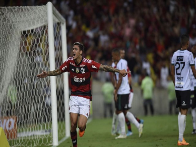 Flamengo goleia Maring para se garantir nas oitavas da Copa do Brasil