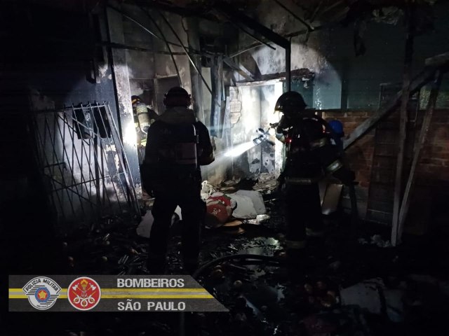 Incndio em Pizzaria em Pinda assusta funcionrios e clientes na noite desta quinta