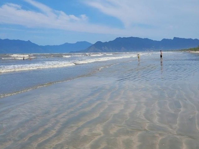 Corpo  encontrado na praia do Indai e levado ao IML em Caragu