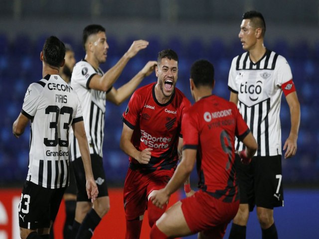 Libertadores: Athletico bate Libertad para manter liderana do Grupo G