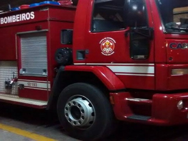 Corpo de Bombeiros de Taubat atende 6 ocorrncias de incndio em veculos na madrugada deste sbado 