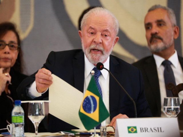 Lula prope criao de moeda comum na Amrica do Sul e defende integrao entre pases