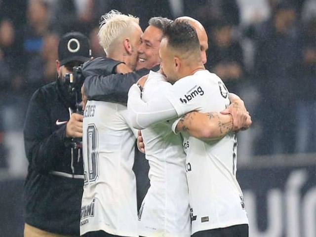 Corinthians tira desvantagem, vence o Atltico-MG e avana s quartas de final da Copa do Brasil nos pnaltis