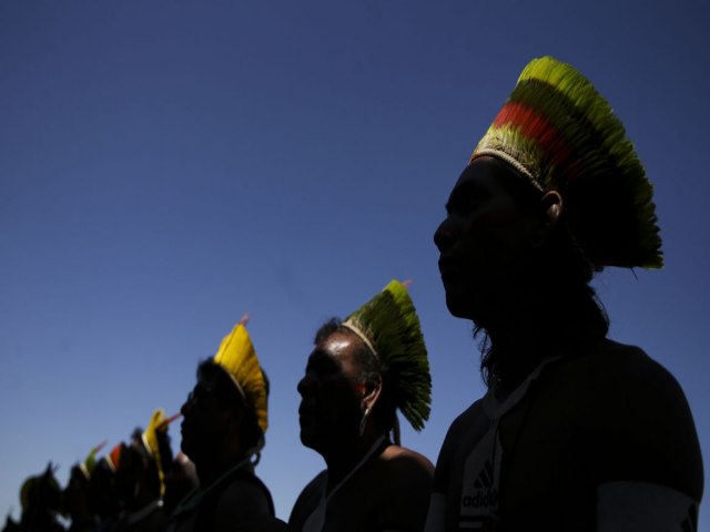 Indgenas protestam em Braslia contra marco temporal