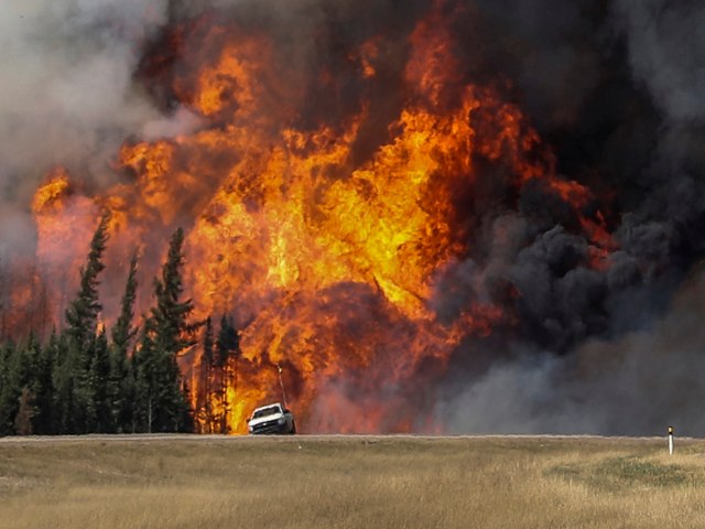 Incndios no Canad deixam Nova York coberta por uma neblina laranja