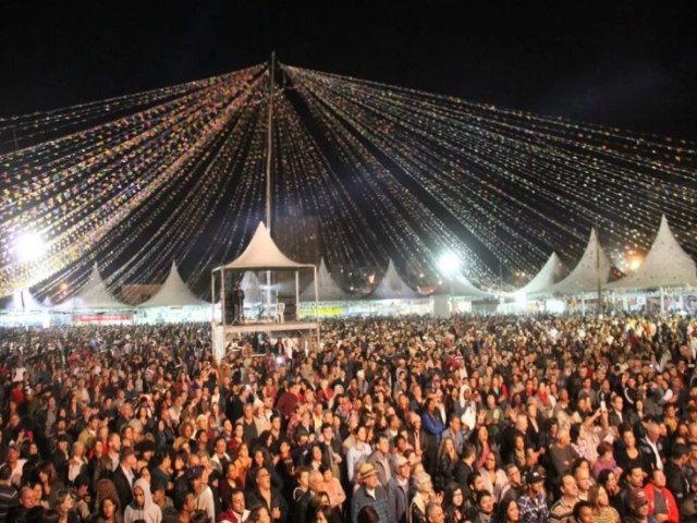 Shows de Pe. Fbio de Melo e Daniel esto entre as atraes do Festival So Joo, em Caapava