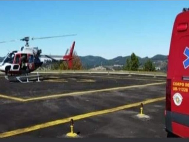 Mulher  resgatada pelo helicptero guia da PM aps queda na Pedra do Ba