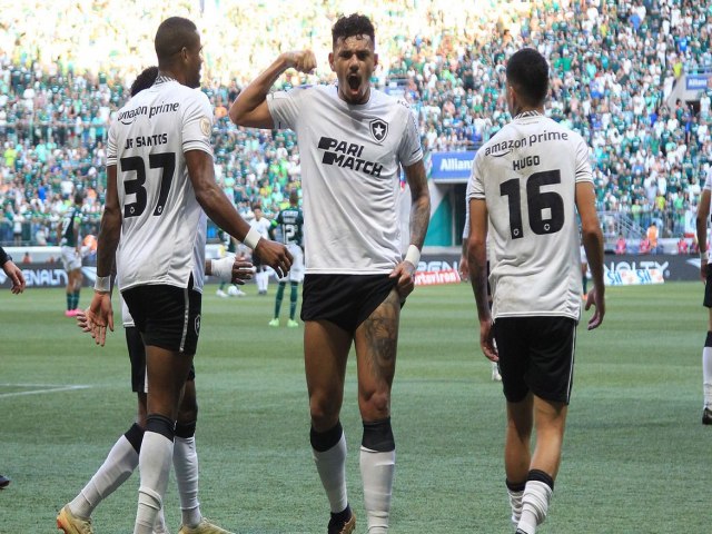 Botafogo abre 7 pontos no topo do Brasileiro