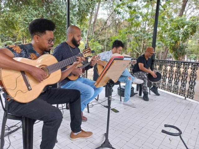 Grupo Na Encolha faz apresentao no Chorinho no Bosque na tarde deste domingo em Pinda