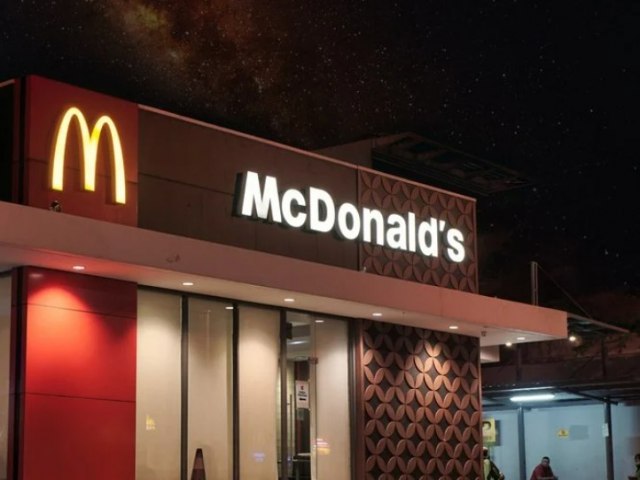 McDonalds  multado em R$ 2 milhes por colocar adolescentes em risco