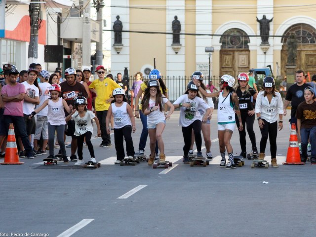 Pinda sedia Corrida de Skate na Praa do Cruzeiro