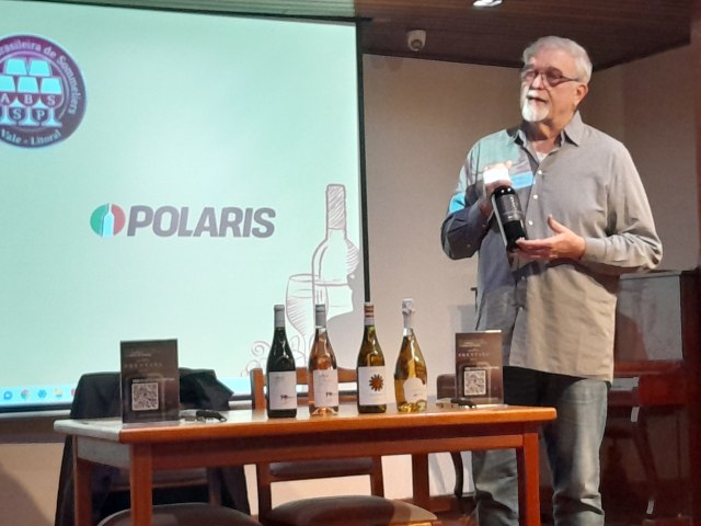 Associao Brasileira de Sommeliers realiza degustao de vinhos italianos no Hotel Quebra-Noz em Campos do Jordo