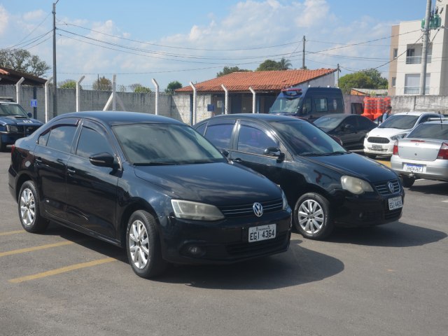 Prefeitura de Pinda recebe doao dois carros da Cmara dos Vereadores para reforar segurana