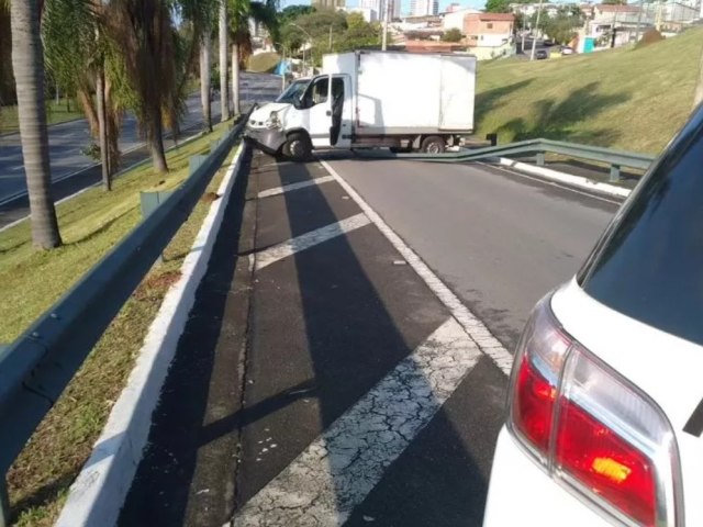 Dupla  presa aps furto de loja de veculos eltricos no centro de So Jos