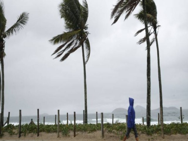 Defesa Civil e Marinha do Brasil alertam para ventos de 74 km/h nesta tera-feira (5/9)