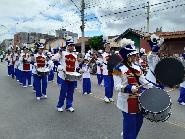 Desfile da Independncia movimenta regio central de Pindamonhangaba 