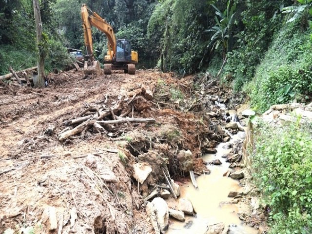 Prefeitura de So Sebastio executa obras emergenciais de drenagem e conteno em Juquehy