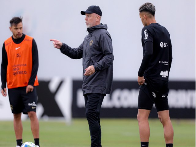 Primeiro treino de Mano no Timo teve cobrana por intensidade e orientaes